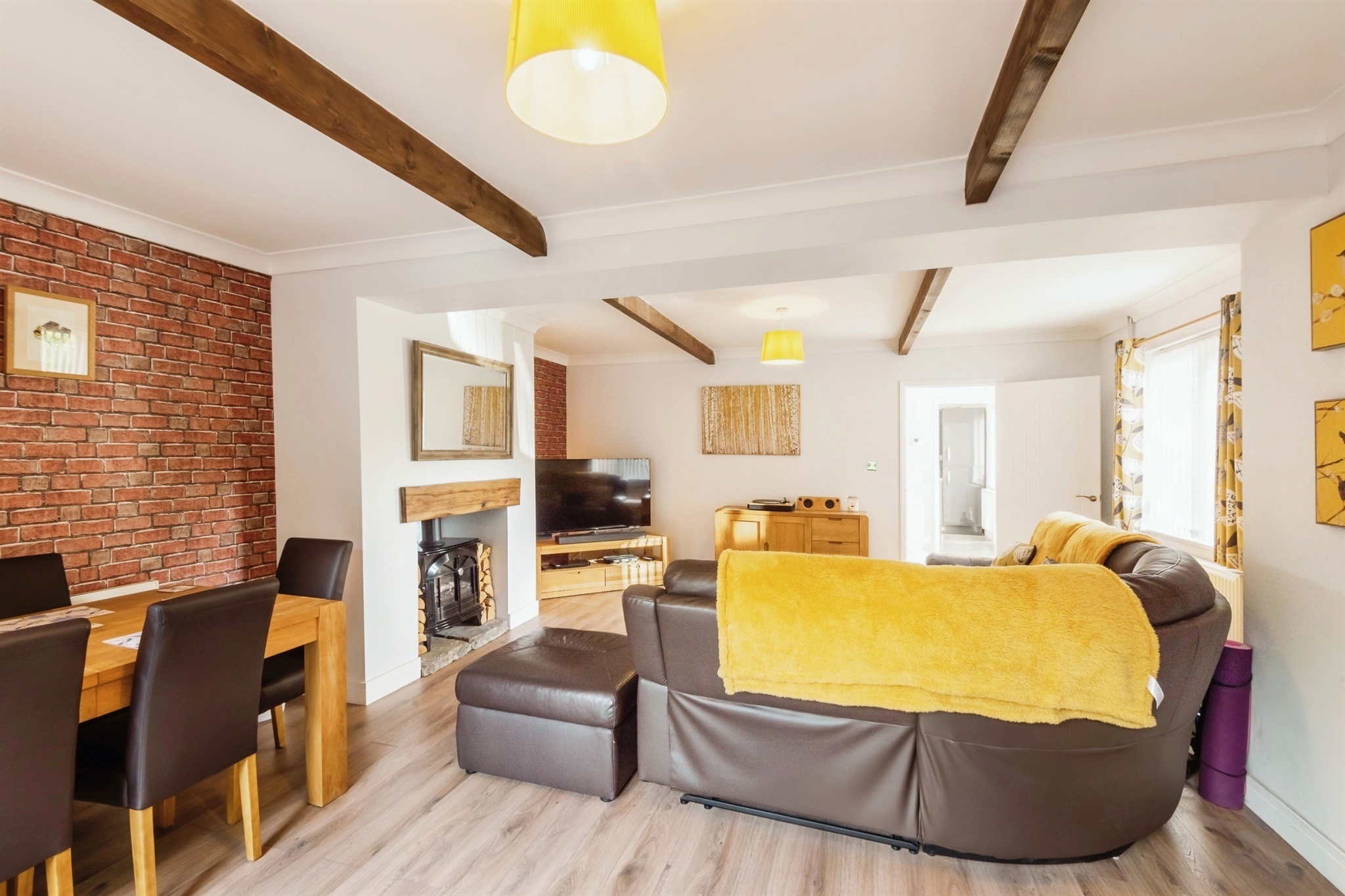 3 bedroom property for sale in Heol Cynllan, Llanharan, Pontyclun £