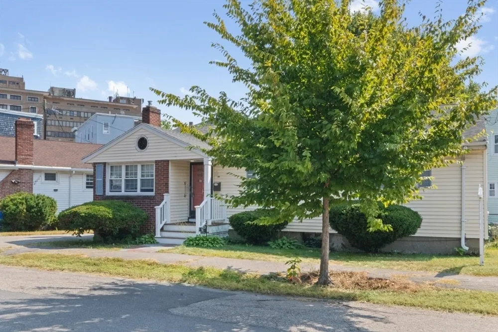 14 Valley Rd, Boston, MA 02124