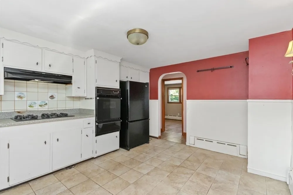 14 Valley Rd, Boston, MA 02124