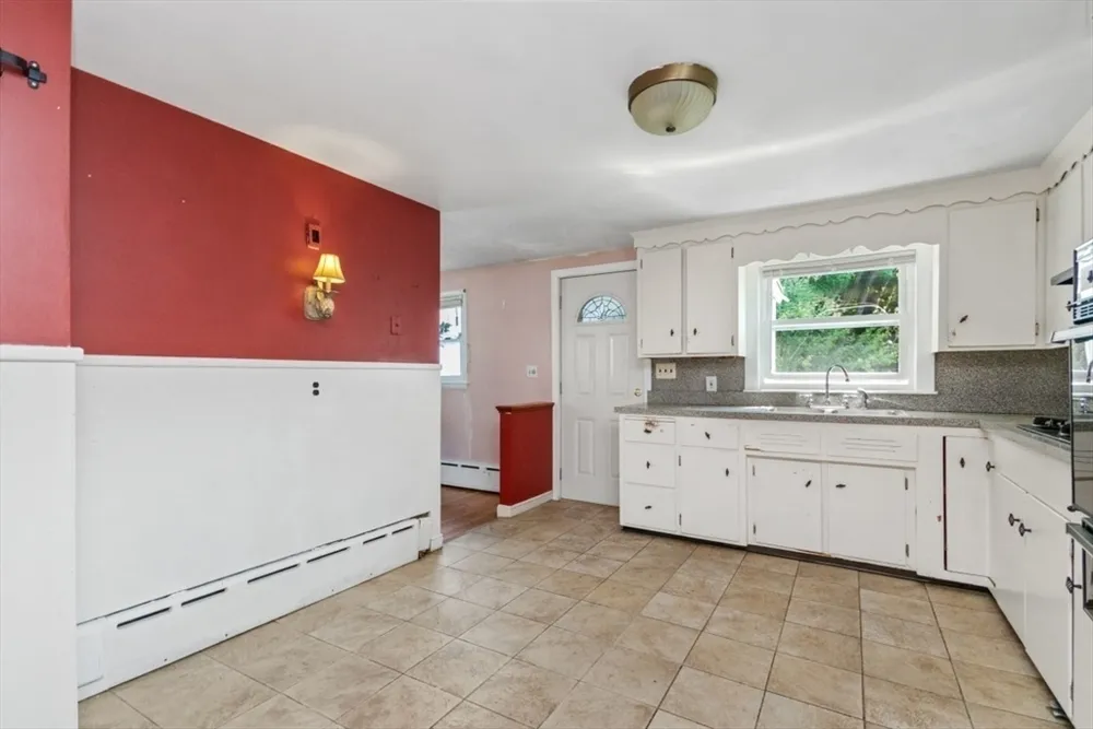14 Valley Rd, Boston, MA 02124