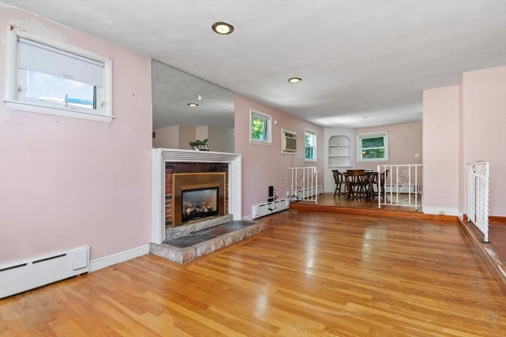 14 Valley Rd, Boston, MA 02124