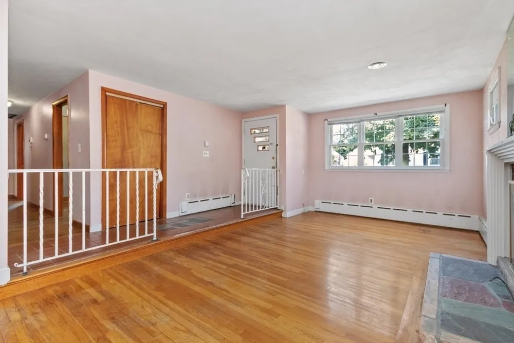 14 Valley Rd, Boston, MA 02124