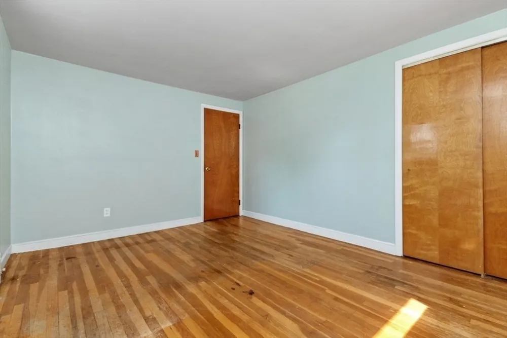 14 Valley Rd, Boston, MA 02124