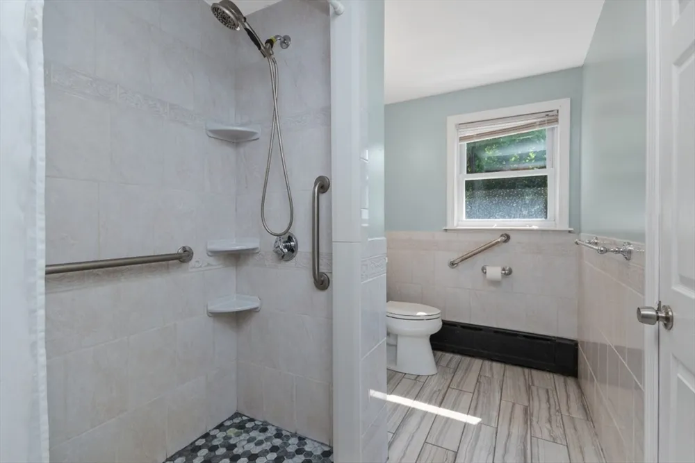 14 Valley Rd, Boston, MA 02124