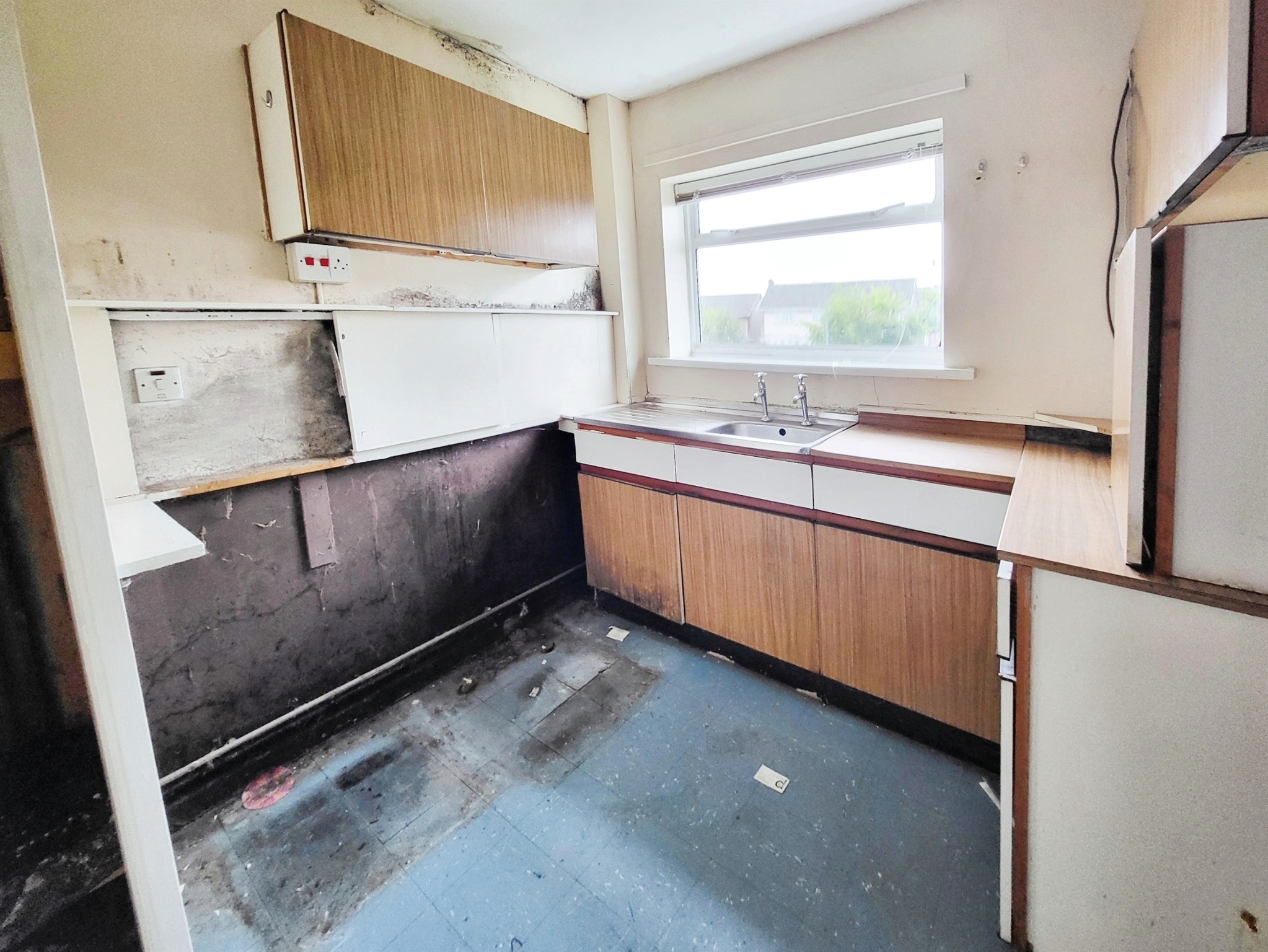 2 bedroom property for sale in Hayes Road, Sully, PENARTH £225,000