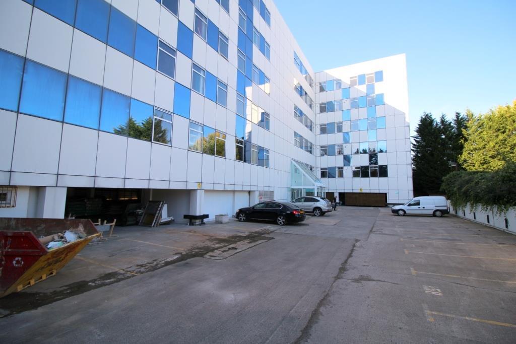 London Road, Lowfield Heath Image 7
