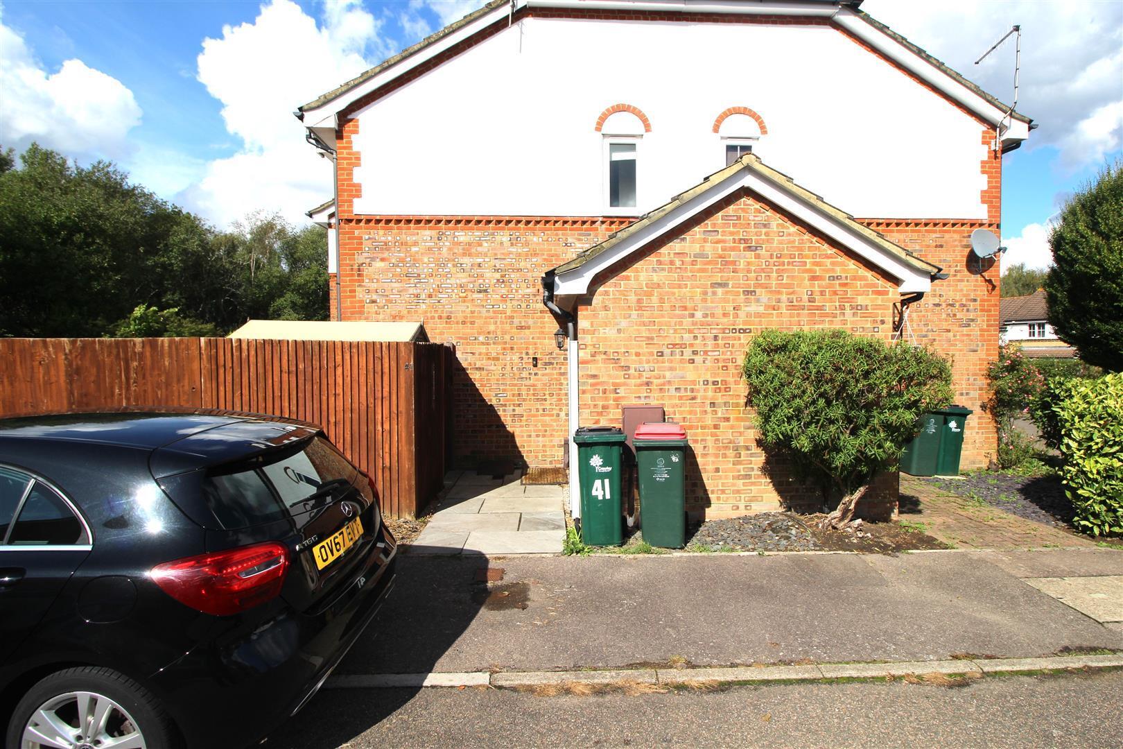 Goddard Close, Maidenbower, Crawley Image 1
