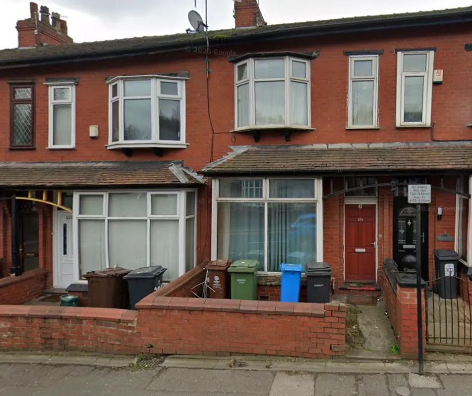 3-Bedroom Home To Let, Oldham, Abbey Hills Road, OL8