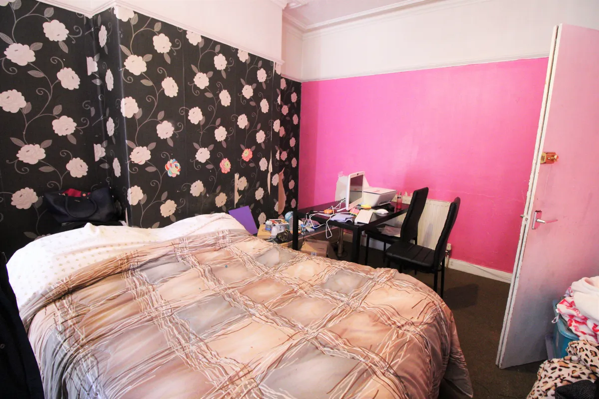 3-Bedroom Home To Let, Oldham, Abbey Hills Road, OL8