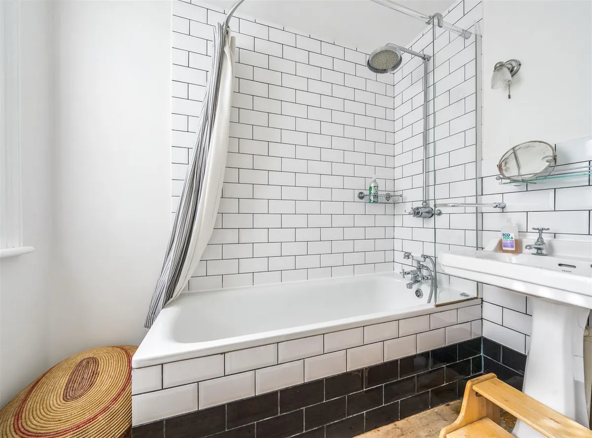 Linacre Road, London, NW2