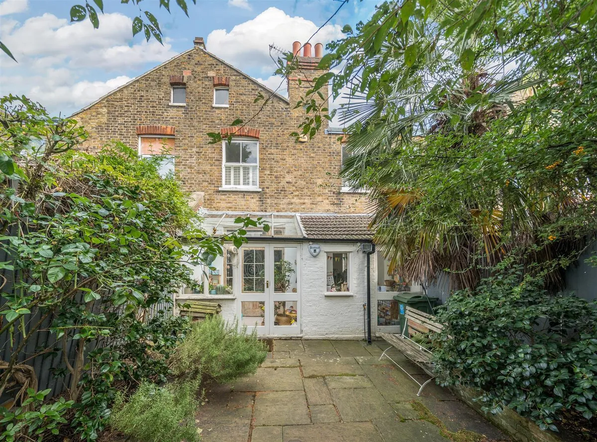 Linacre Road, London, NW2