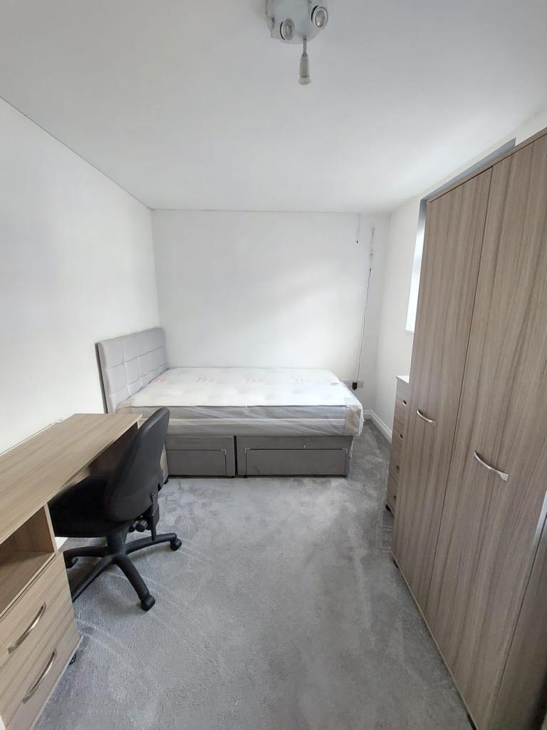 206 Dawlish Road  Image 5
