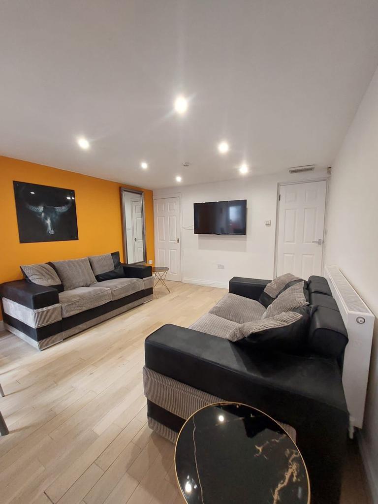 206 Dawlish Road  Image 1