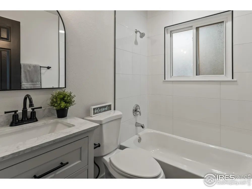 4 Pratt Pl, Longmont, CO 80501