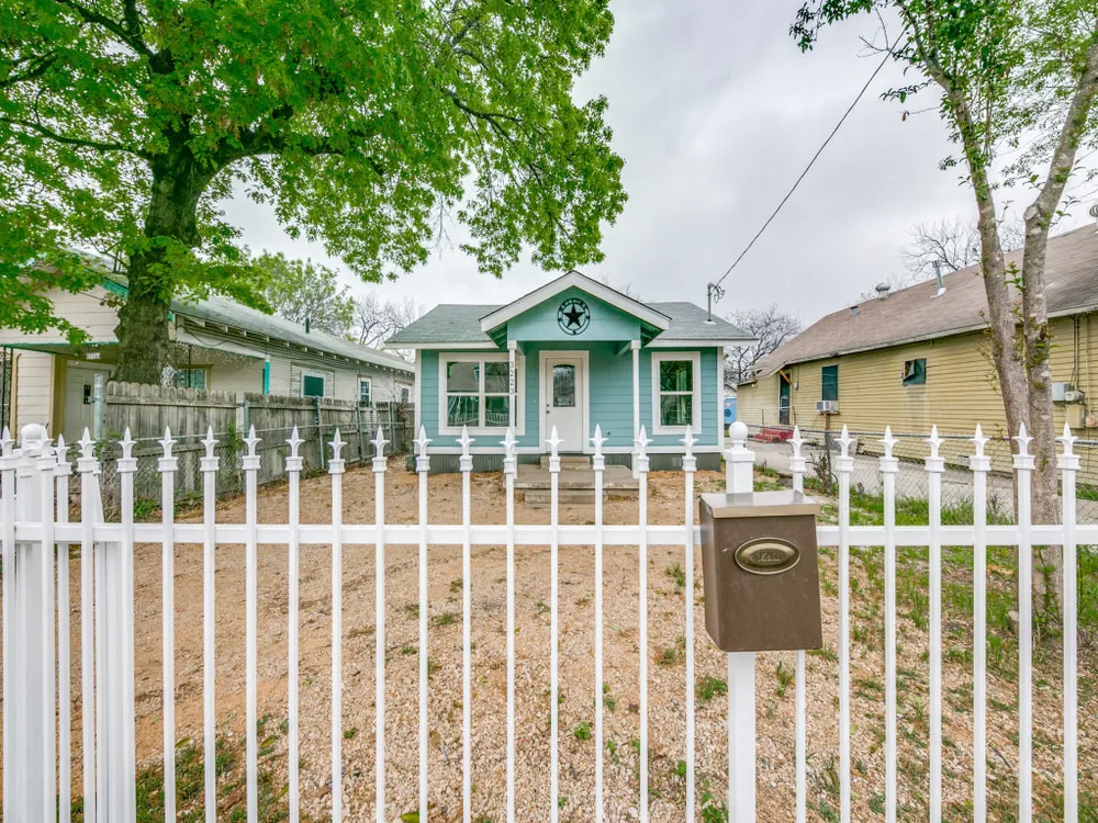 3223 W Travis St, San Antonio, TX 78207