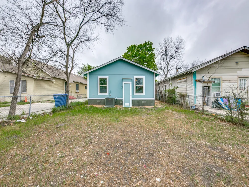 3223 W Travis St, San Antonio, TX 78207