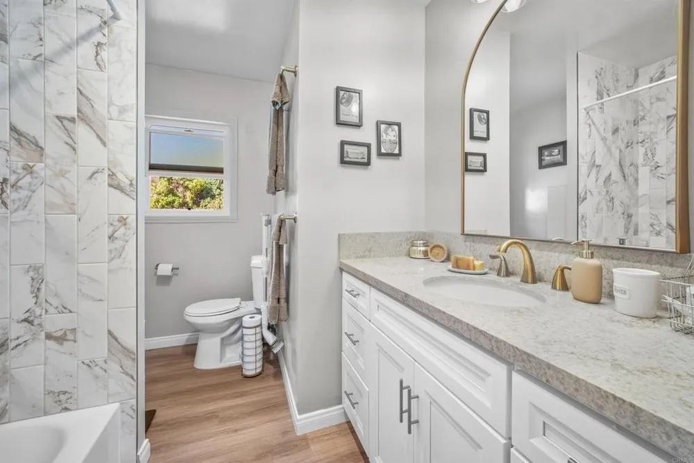 4620 Panchoy Dr, La Mesa, CA 91941