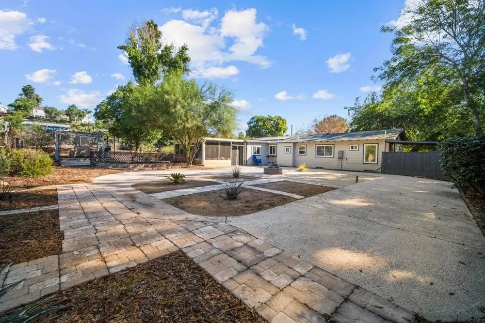 4620 Panchoy Dr, La Mesa, CA 91941
