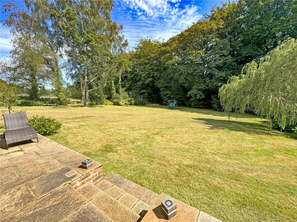 Property carousel item 3