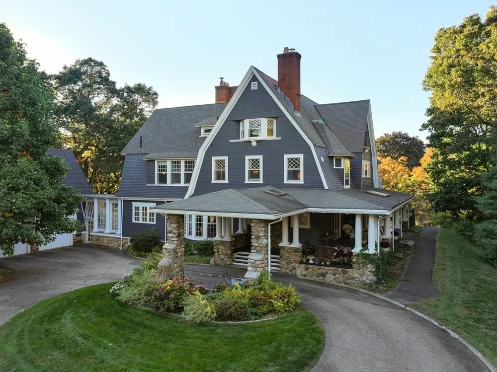 53 Abbott Rd, Wellesley, MA 02481