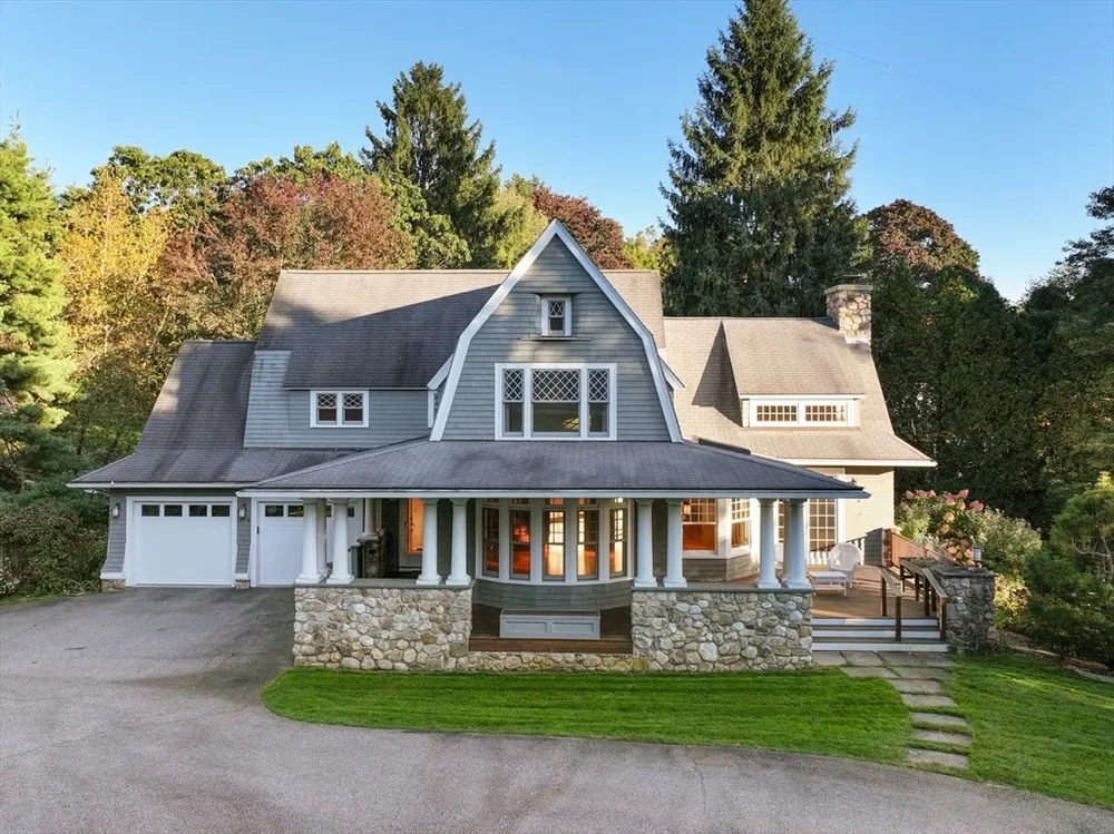 53 Abbott Rd, Wellesley, MA 02481