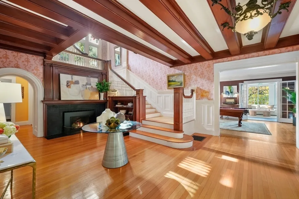 53 Abbott Rd, Wellesley, MA 02481