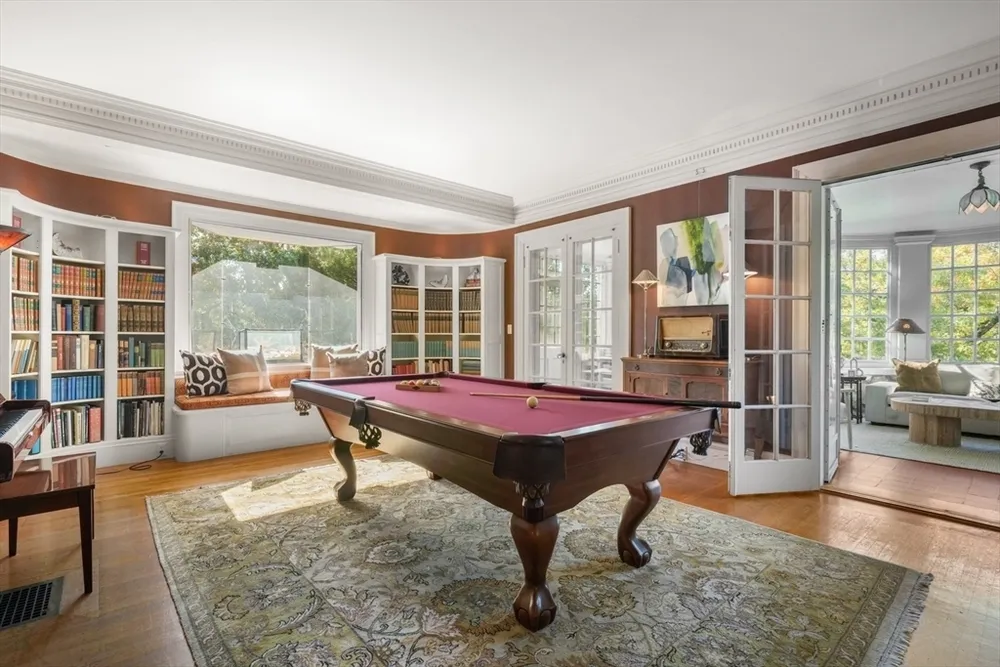 53 Abbott Rd, Wellesley, MA 02481