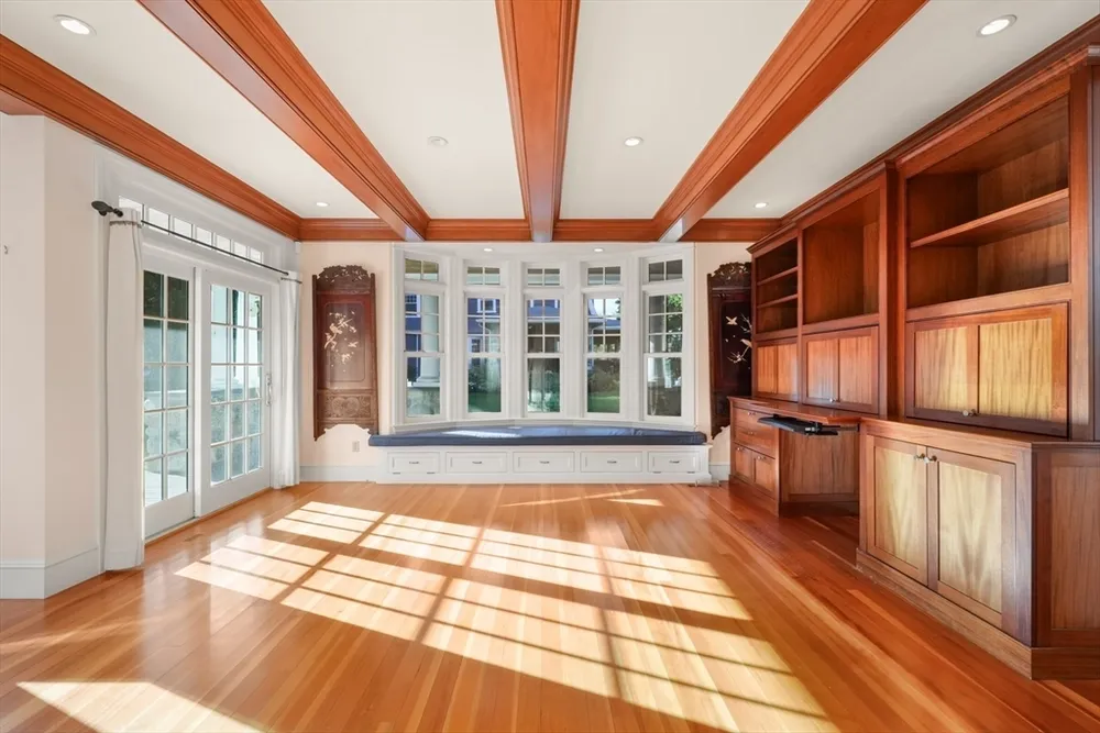53 Abbott Rd, Wellesley, MA 02481