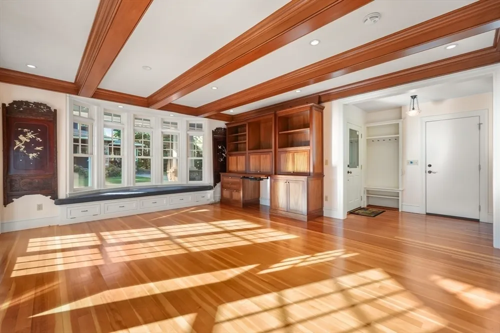 53 Abbott Rd, Wellesley, MA 02481