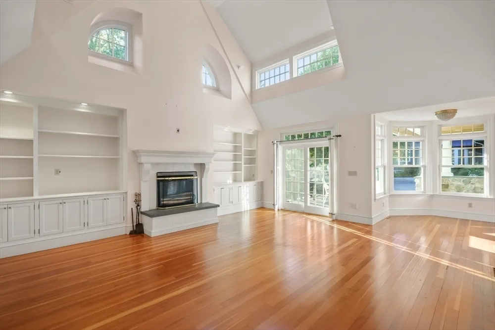 53 Abbott Rd, Wellesley, MA 02481