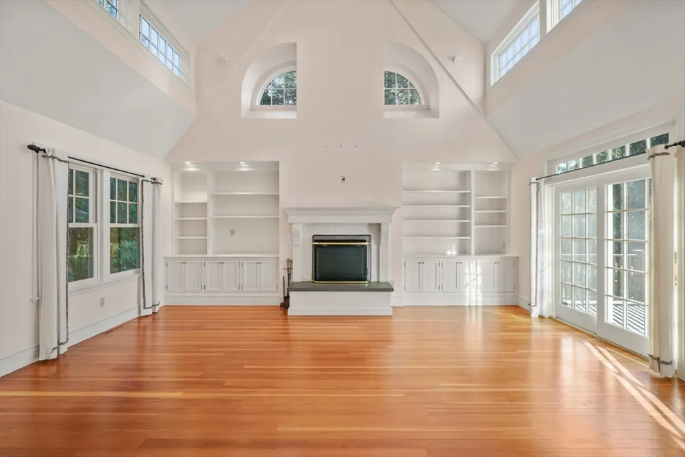 53 Abbott Rd, Wellesley, MA 02481