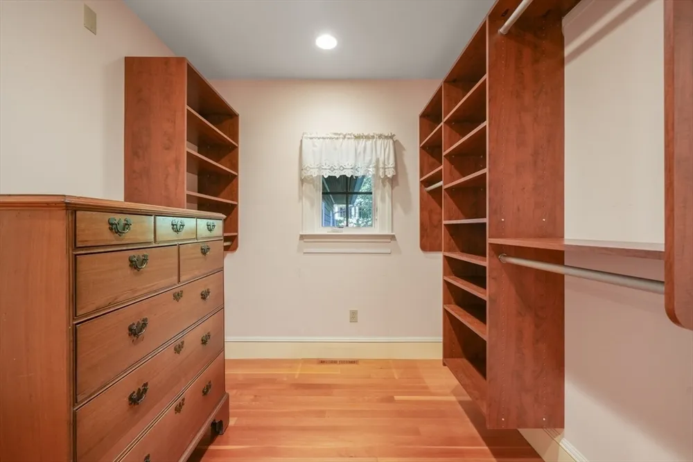53 Abbott Rd, Wellesley, MA 02481