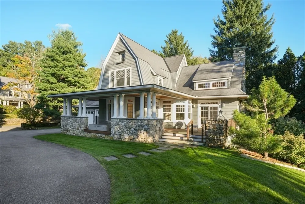 53 Abbott Rd, Wellesley, MA 02481