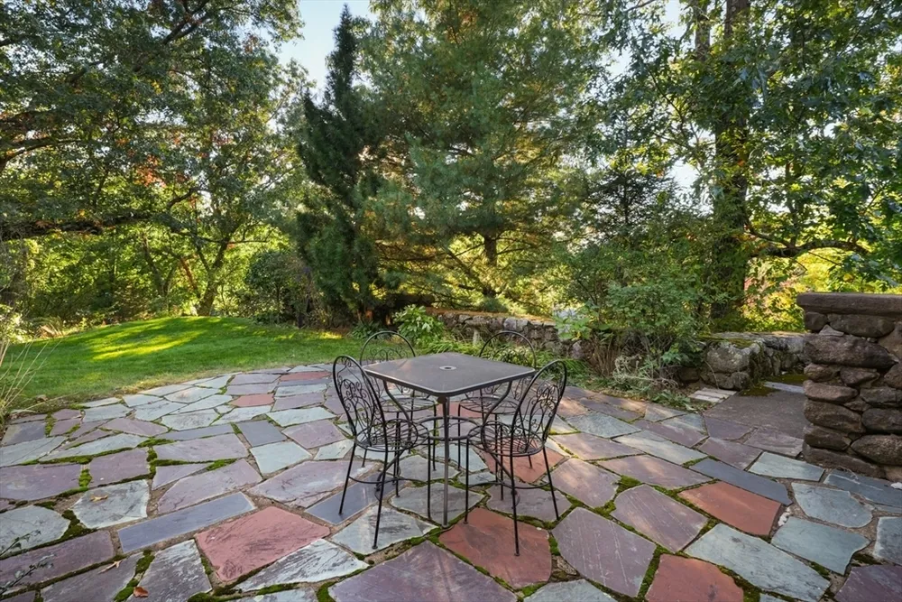 53 Abbott Rd, Wellesley, MA 02481
