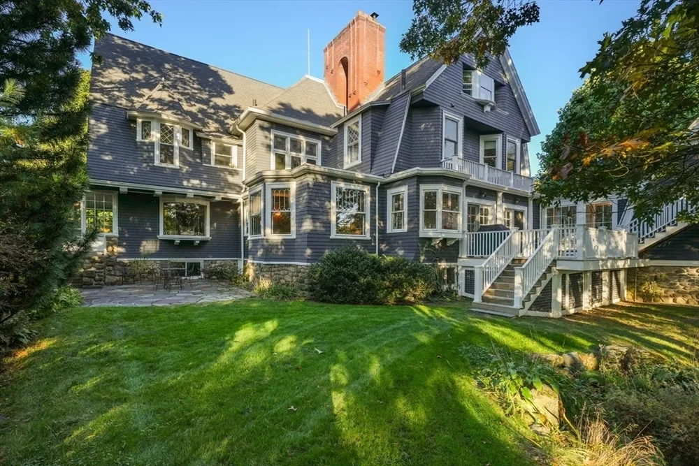 53 Abbott Rd, Wellesley, MA 02481