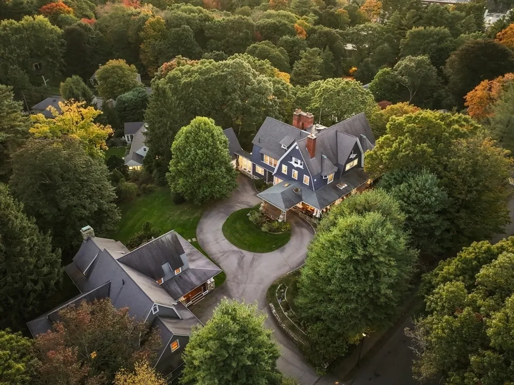 53 Abbott Rd, Wellesley, MA 02481