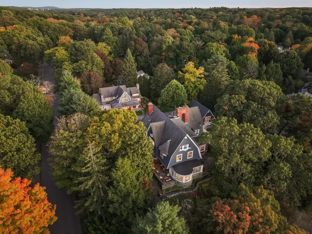 53 Abbott Rd, Wellesley, MA 02481