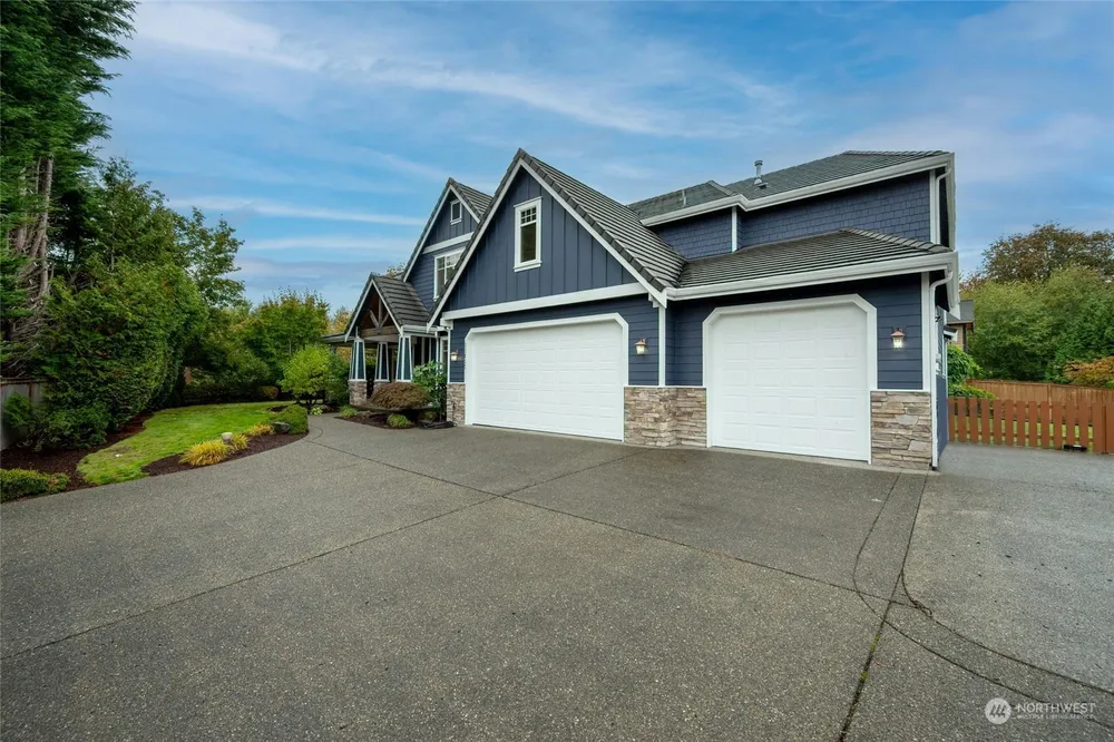 11827 SE 290th Pl, Auburn, WA 98092