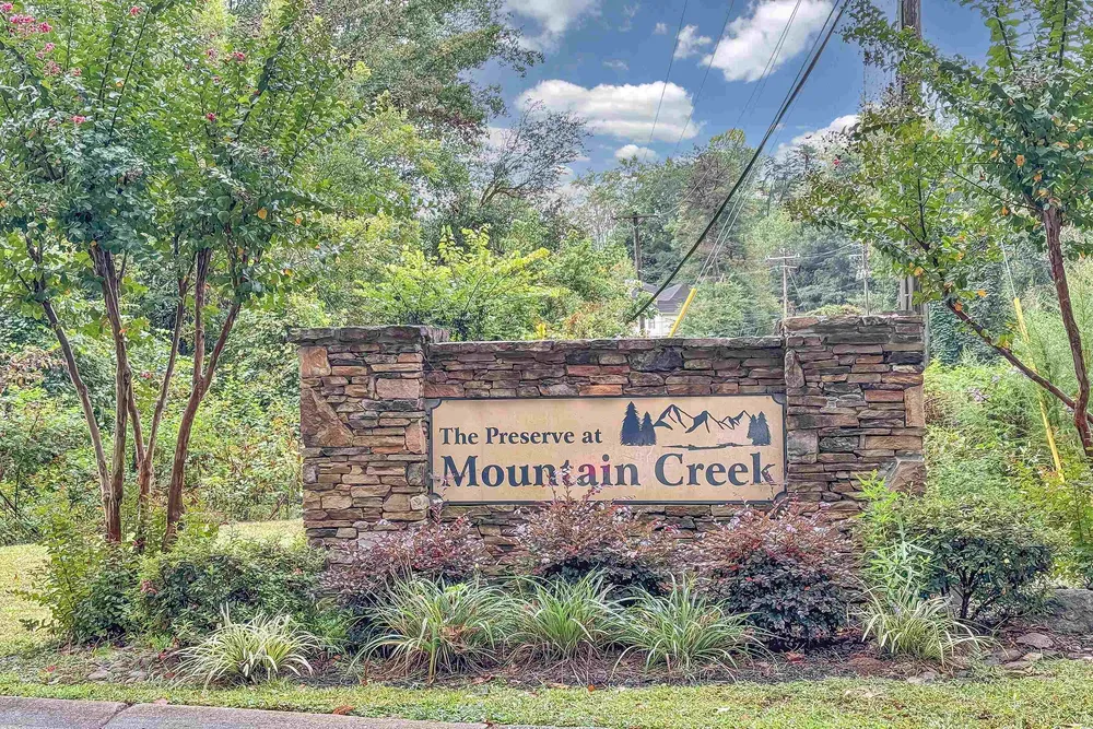 89 Birdsong Ln, Taylors, SC 29687