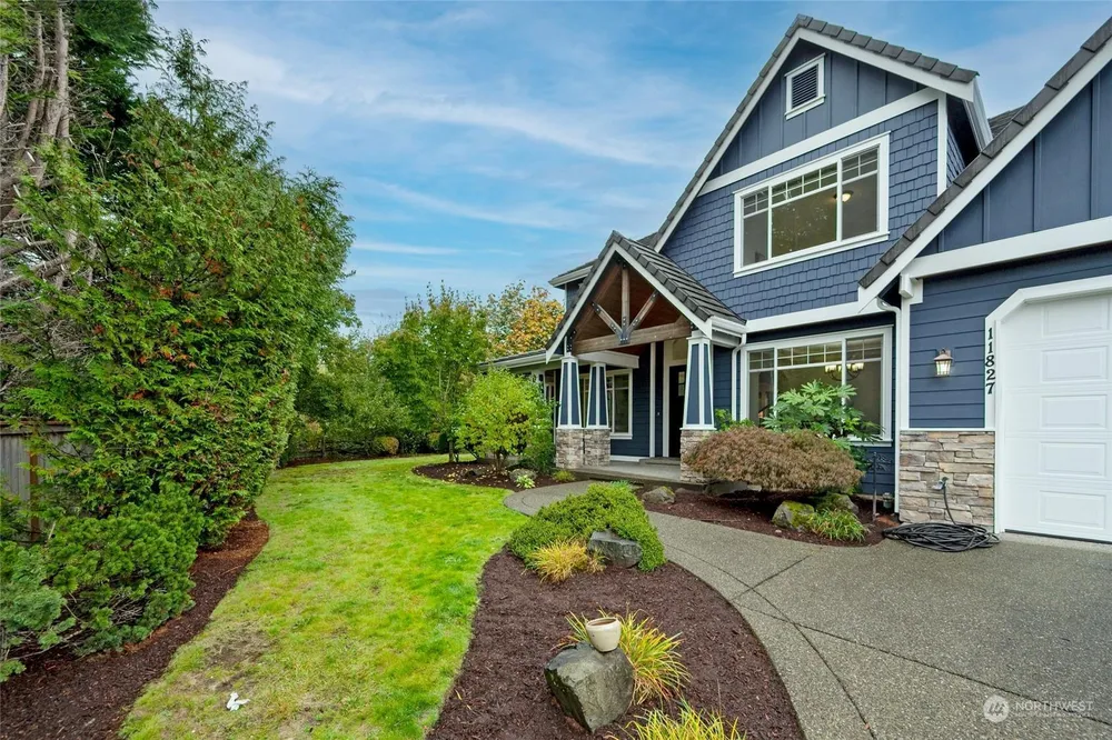 11827 SE 290th Pl, Auburn, WA 98092