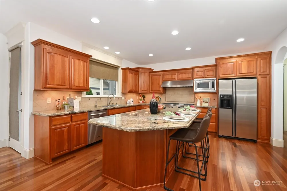 11827 SE 290th Pl, Auburn, WA 98092
