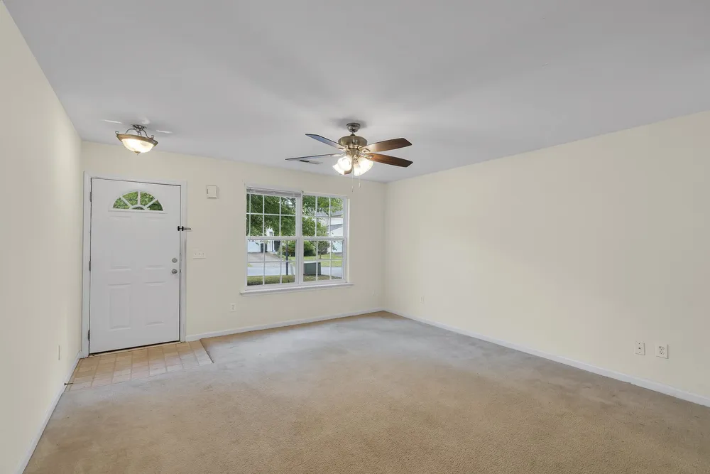 89 Birdsong Ln, Taylors, SC 29687