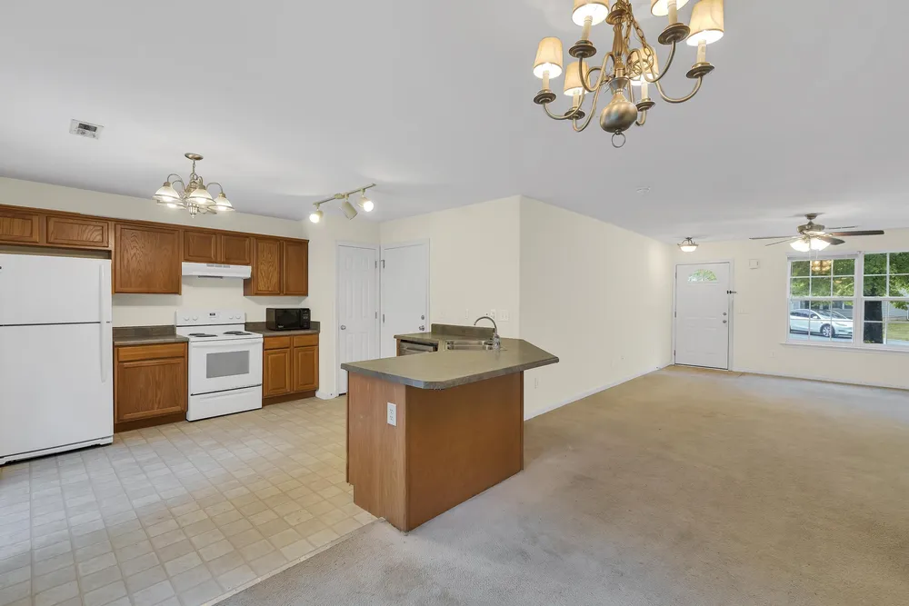 89 Birdsong Ln, Taylors, SC 29687