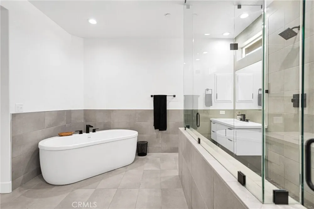 16383 Ridge View Dr, Apple Valley, CA 92307