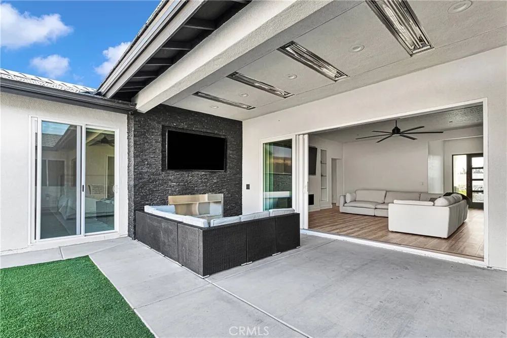 16383 Ridge View Dr, Apple Valley, CA 92307