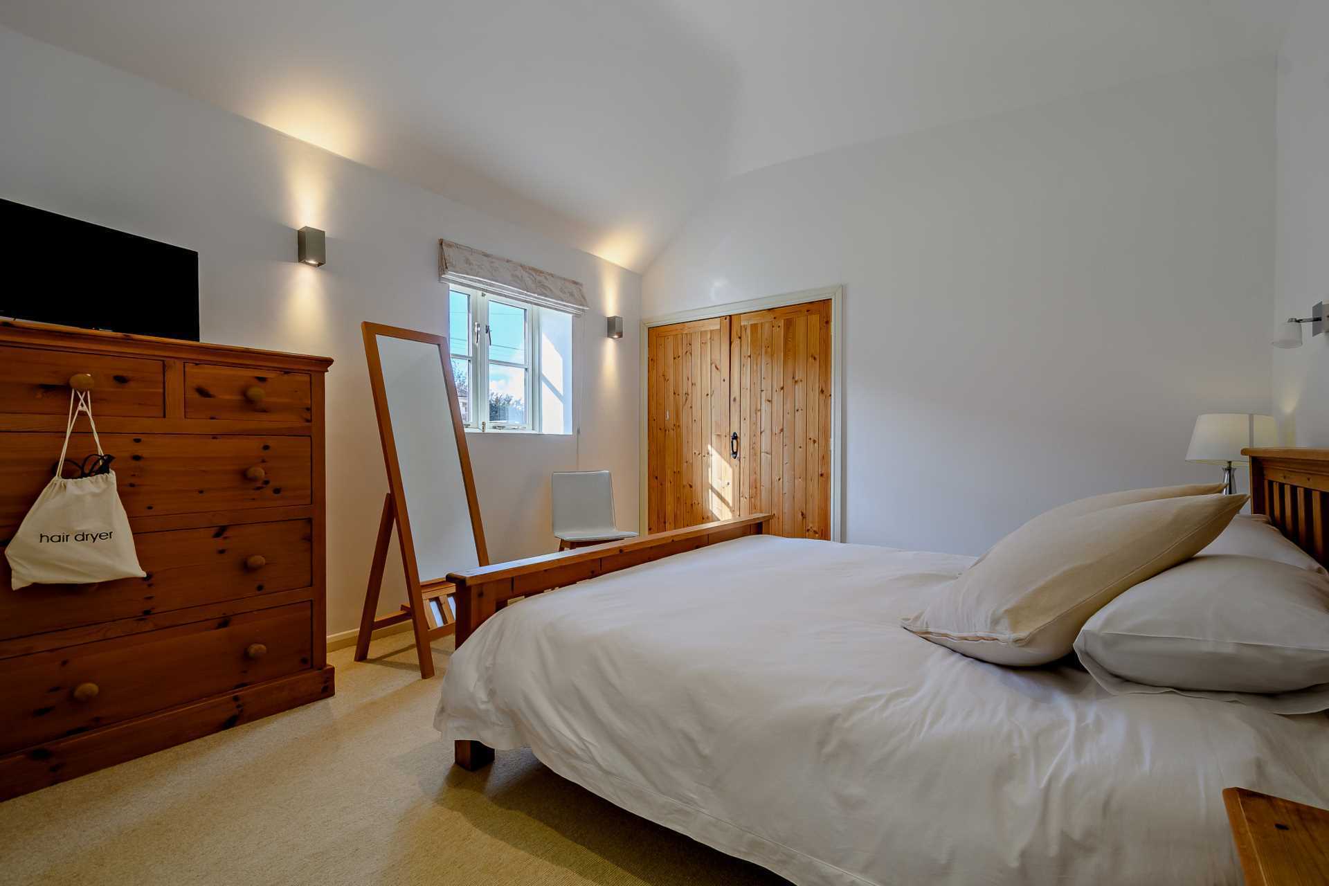 Walnut Cottage Image 6