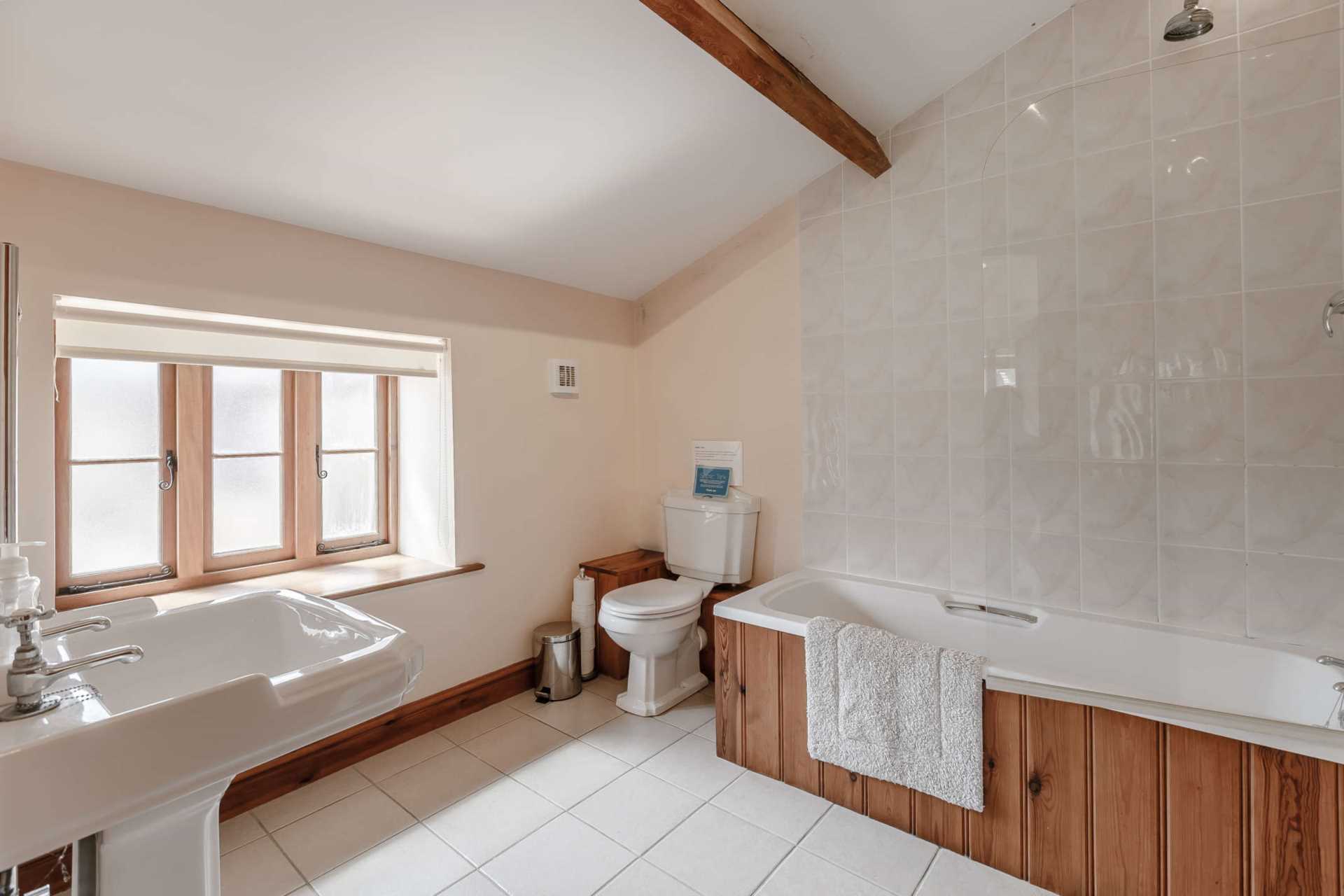 Cherry Orchard Lane, Wyke Image 12