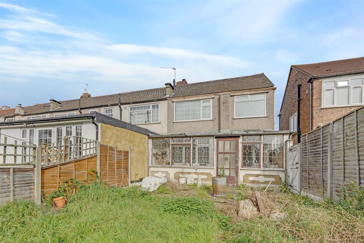 Western Avenue, Dagenham, Essex Image 14