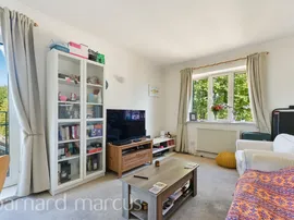 Silver Crescent, London photo