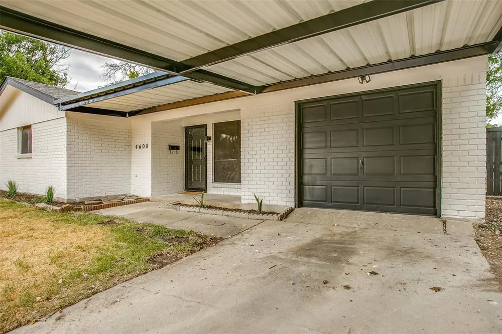 4608 Stanley Keller Rd, Haltom City, TX 76117